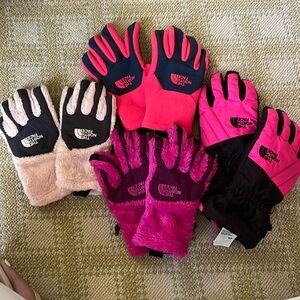 Youth North Face Gloves